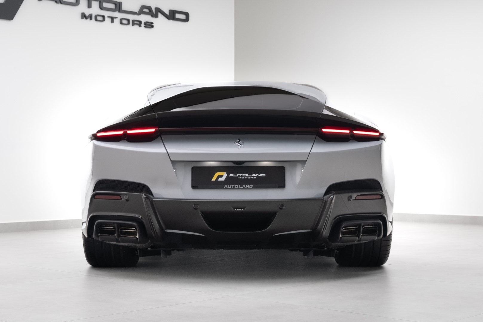 2025 FERRARI 12 CILINDRI. 7 YEARS MAIN DEALER SERVICE. FULL CARBON EXTERIOR. CUSTOM SPECIFICATIONS.
